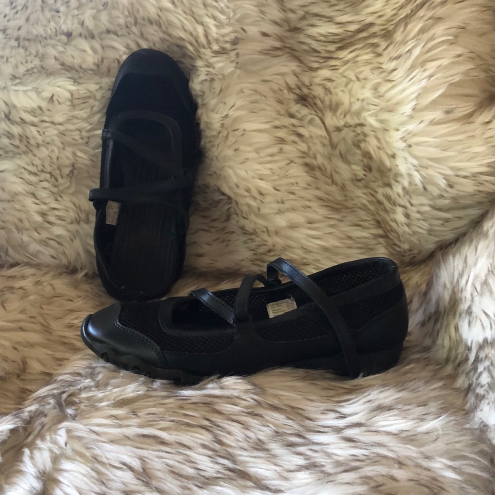 Black casual shoes